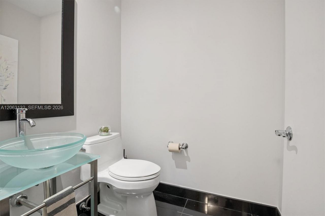 100 S Pointe Dr, Unit 3906, Miami Beach, FL 33139 Photo