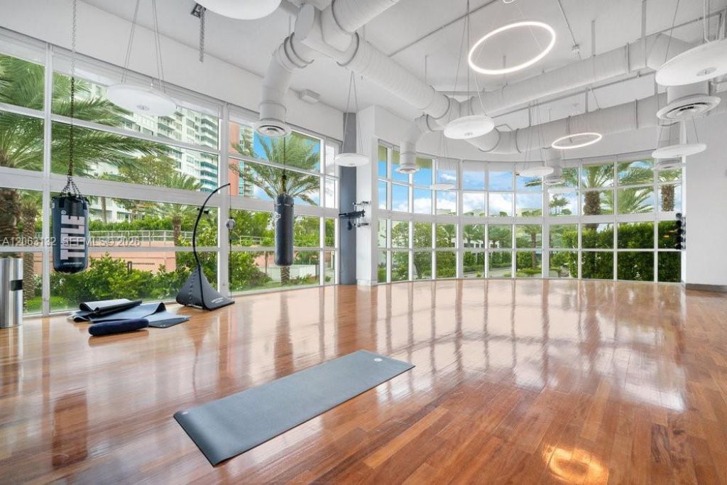100 S Pointe Dr, Unit 3906, Miami Beach, FL 33139 Photo