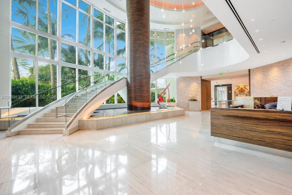 100 S Pointe Dr, Unit 3906, Miami Beach, FL 33139 Photo