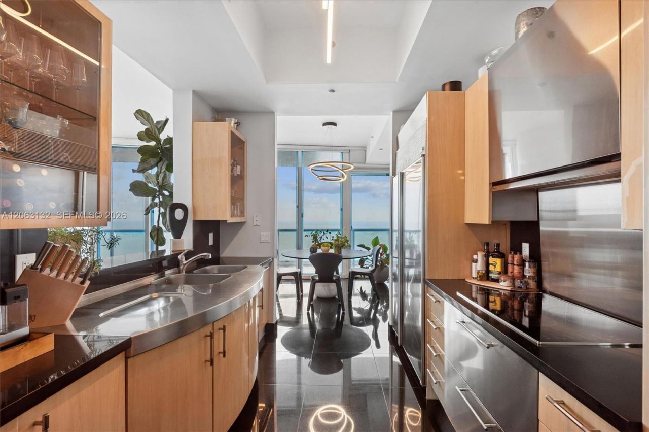 100 S Pointe Dr, Unit 3906, Miami Beach, FL 33139 Photo