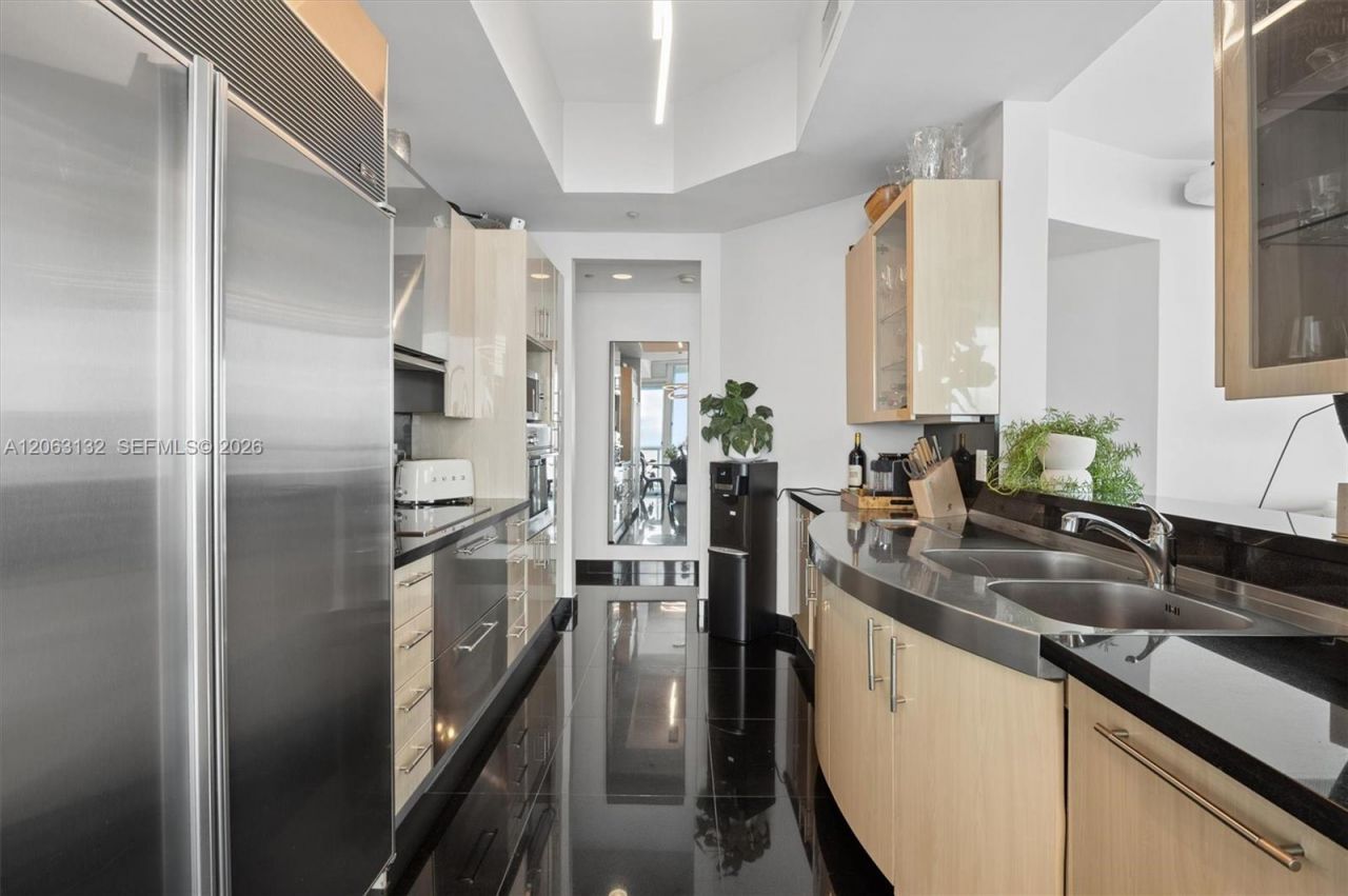 100 S Pointe Dr, Unit 3906, Miami Beach, FL 33139 Photo