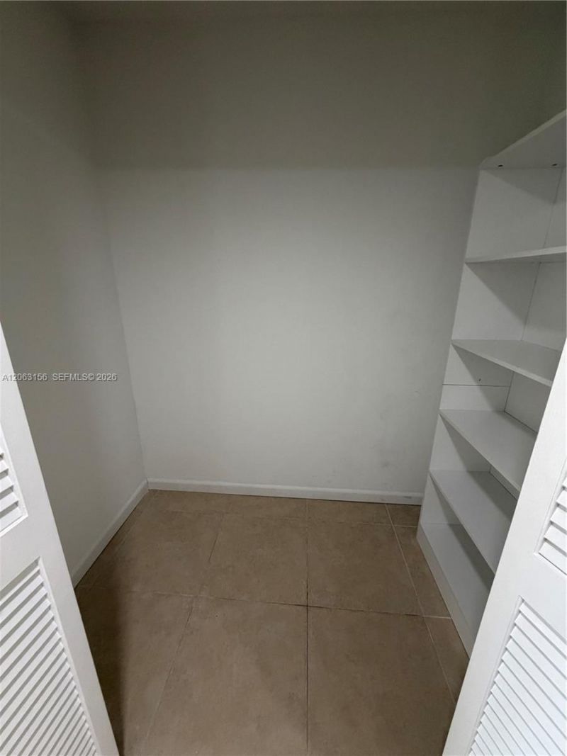 873 NE 195th St, Unit 107, Miami, FL 33179 Photo