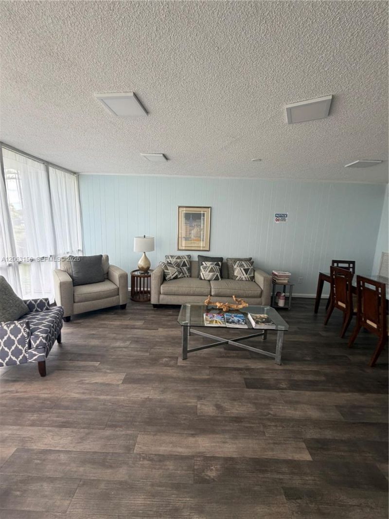 873 NE 195th St, Unit 107, Miami, FL 33179 Photo