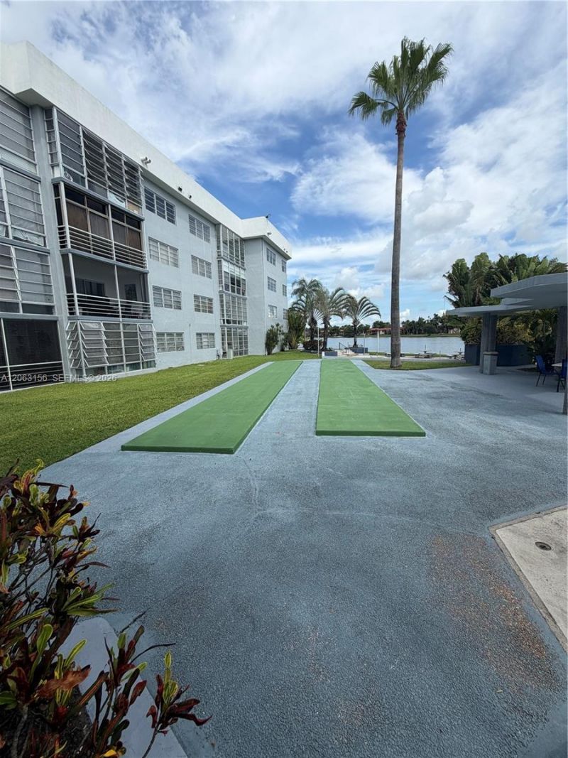 873 NE 195th St, Unit 107, Miami, FL 33179 Photo