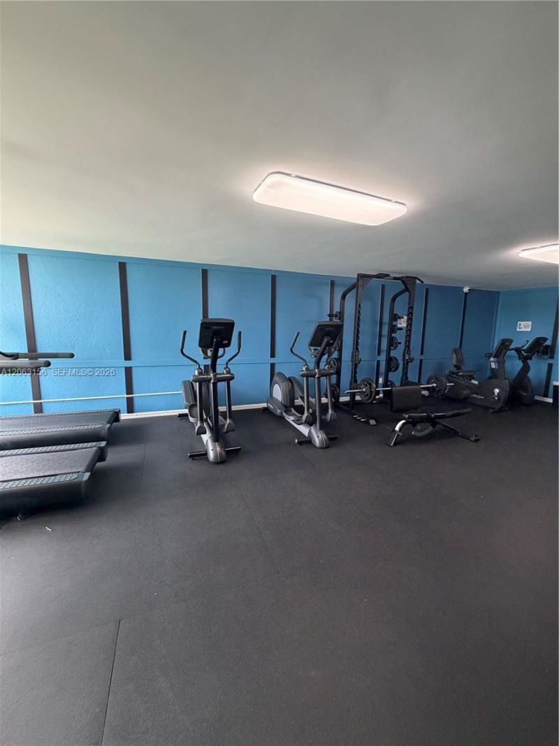 873 NE 195th St, Unit 107, Miami, FL 33179 Photo