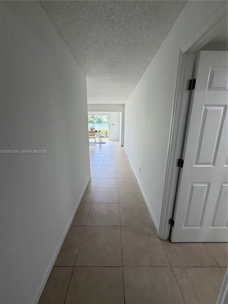 873 NE 195th St, Unit 107, Miami, FL 33179 Photo