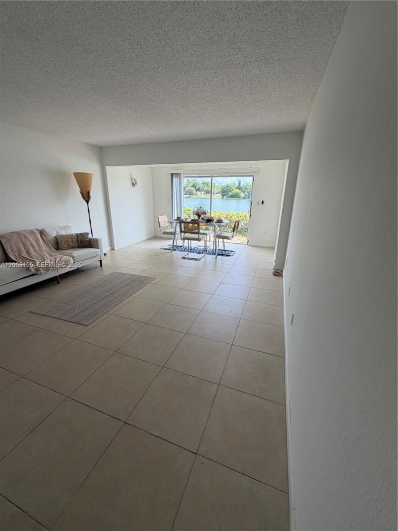 873 NE 195th St, Unit 107, Miami, FL 33179 Photo