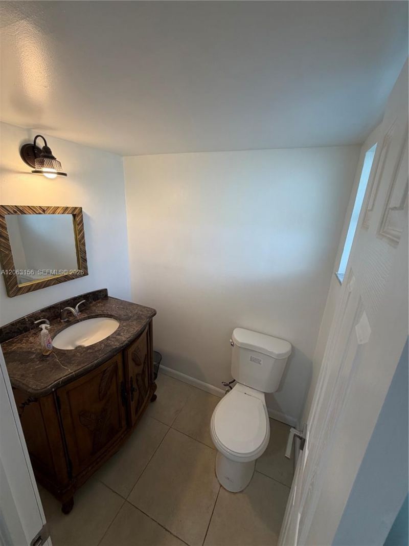 873 NE 195th St, Unit 107, Miami, FL 33179 Photo
