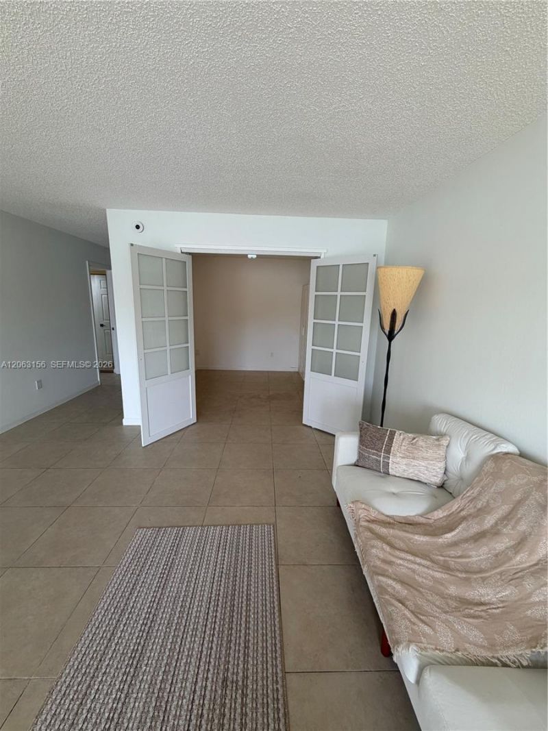 873 NE 195th St, Unit 107, Miami, FL 33179 Photo