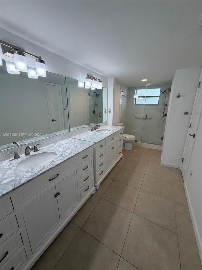 873 NE 195th St, Unit 107, Miami, FL 33179 Photo
