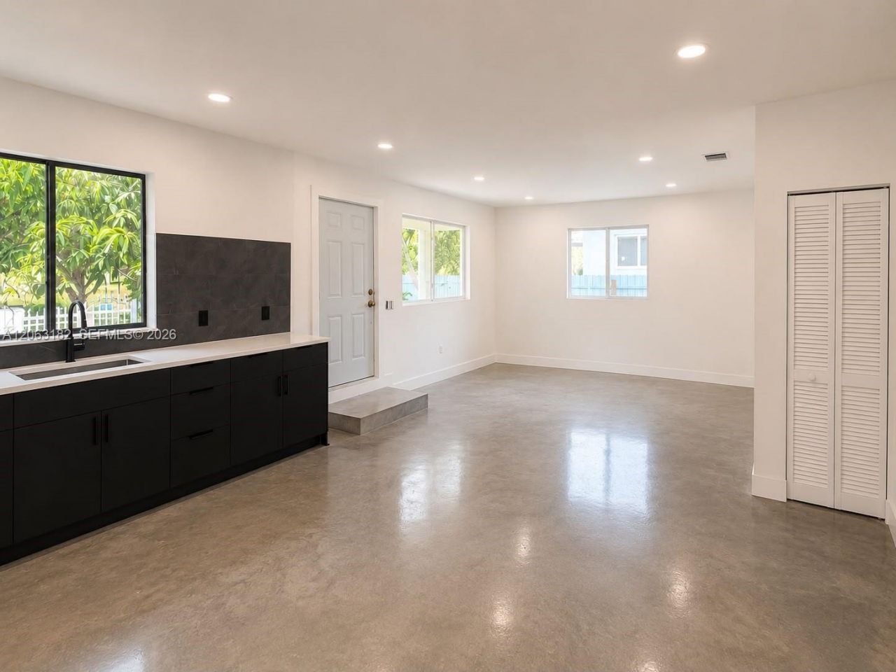 812 NW 67th St, Miami, FL 33150 Photo