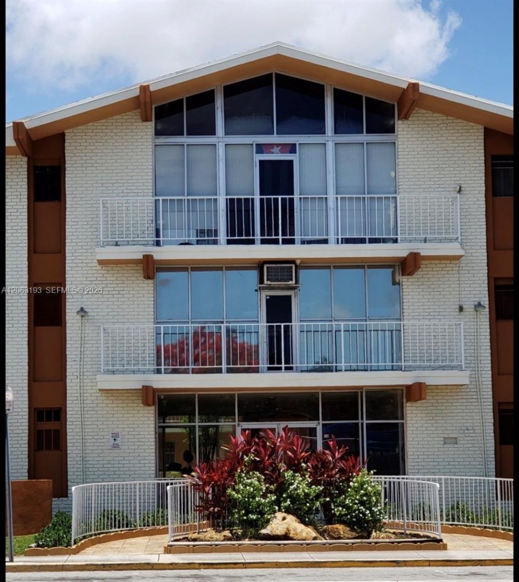 3881 W Flagler St, Unit 305, Miami, FL 33134 Photo