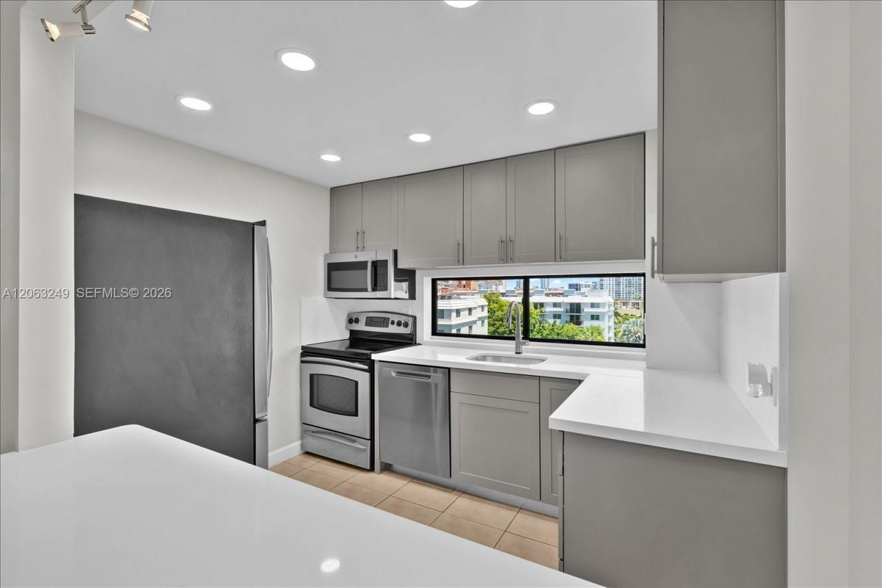 17021 N Bay Rd, Unit 705, Sunny Isles Beach, FL 33160 Photo