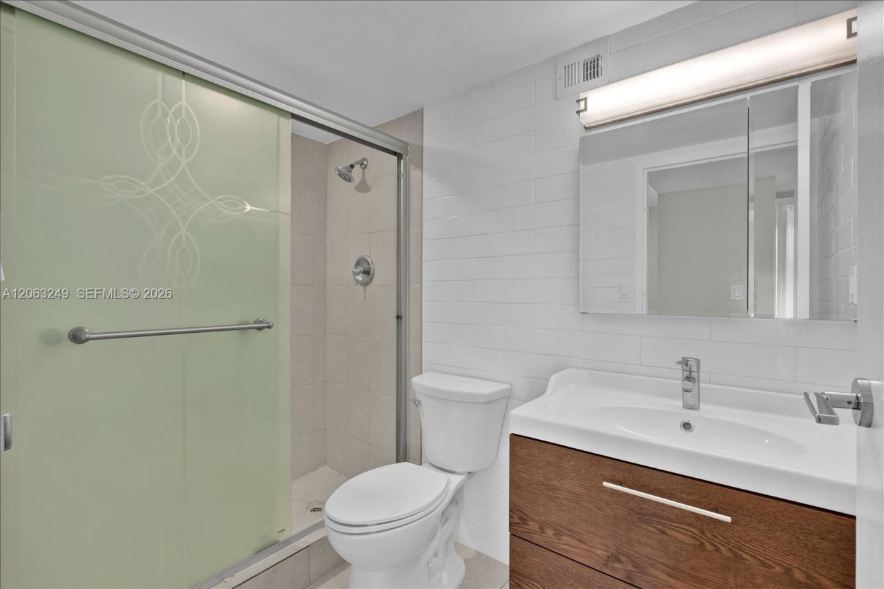 17021 N Bay Rd, Unit 705, Sunny Isles Beach, FL 33160 Photo
