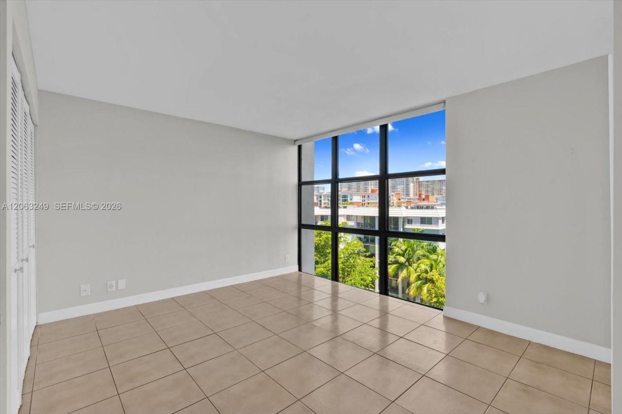 17021 N Bay Rd, Unit 705, Sunny Isles Beach, FL 33160 Photo