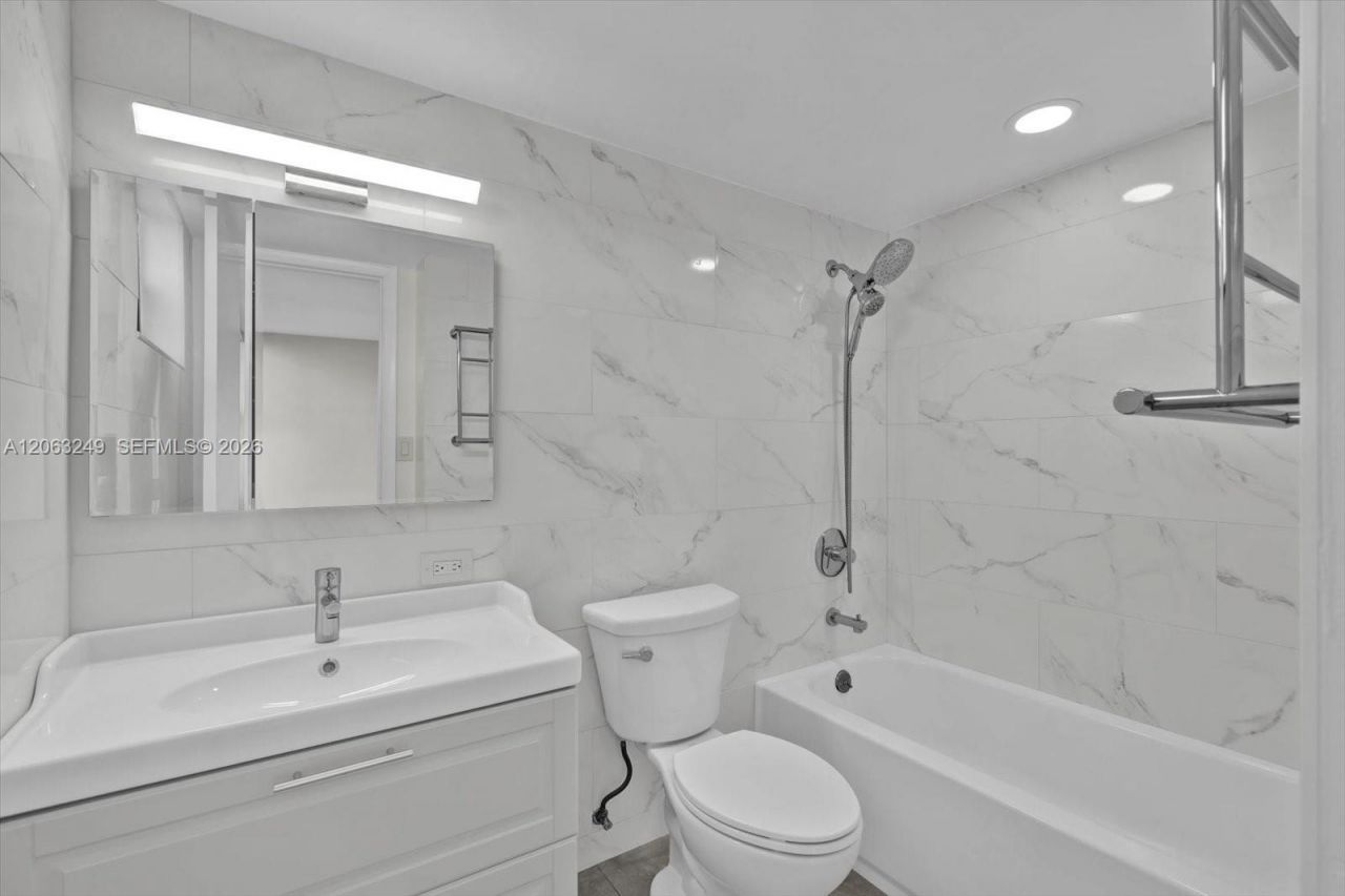 17021 N Bay Rd, Unit 705, Sunny Isles Beach, FL 33160 Photo