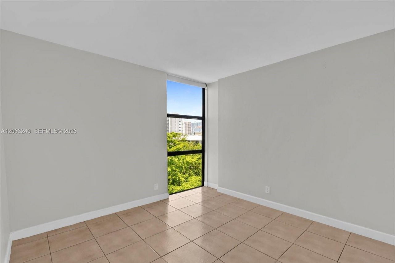 17021 N Bay Rd, Unit 705, Sunny Isles Beach, FL 33160 Photo