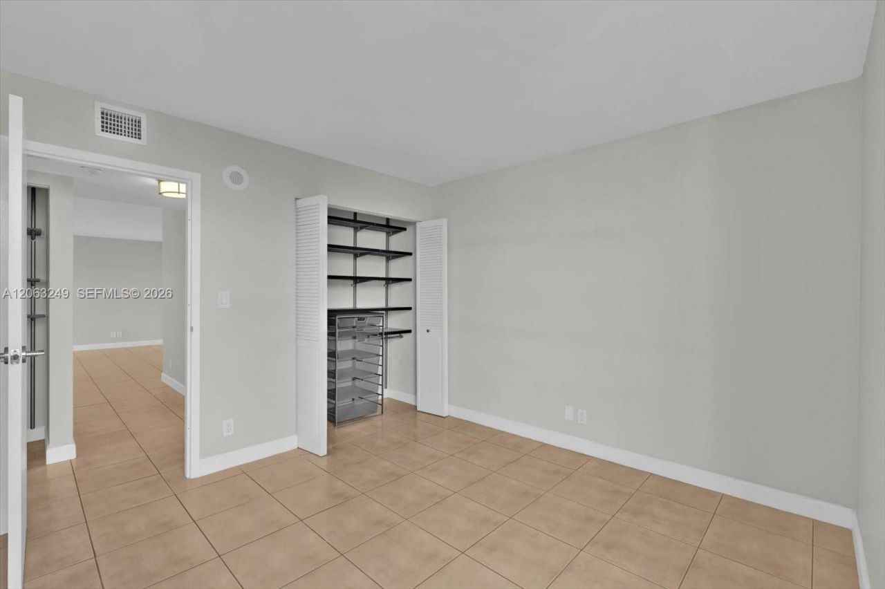 17021 N Bay Rd, Unit 705, Sunny Isles Beach, FL 33160 Photo