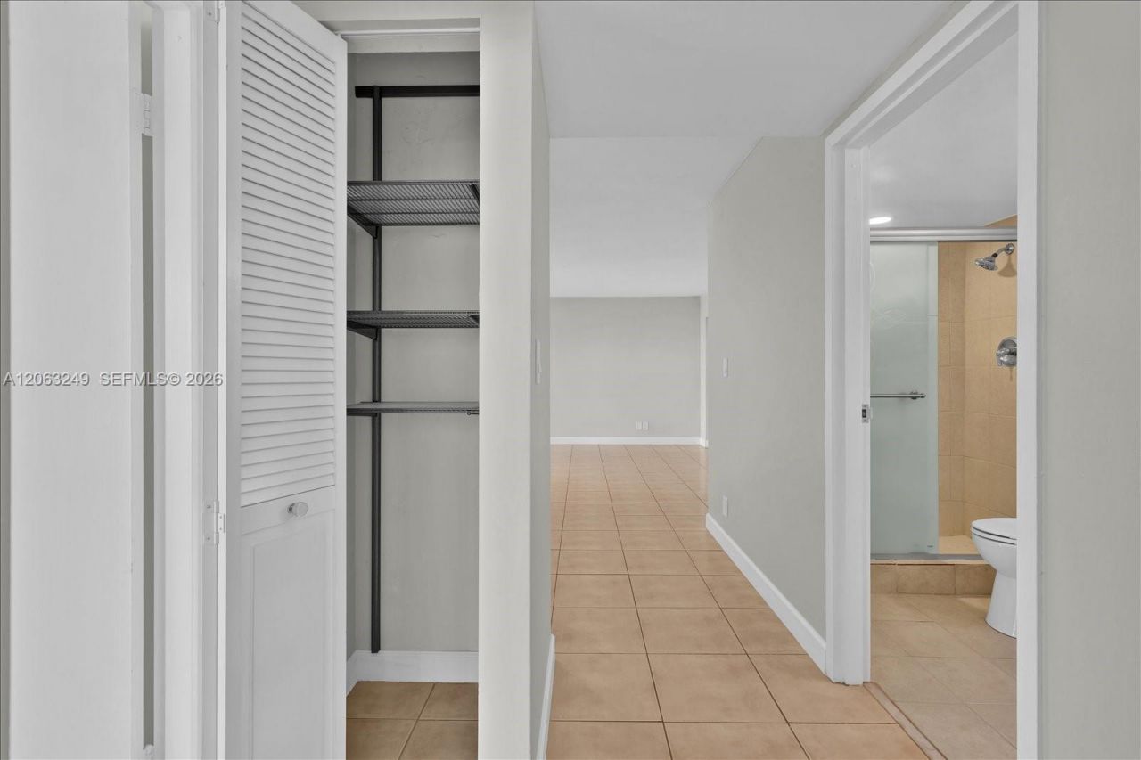 17021 N Bay Rd, Unit 705, Sunny Isles Beach, FL 33160 Photo