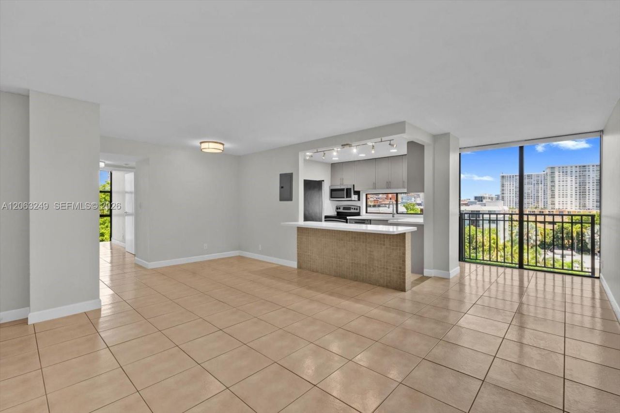 17021 N Bay Rd, Unit 705, Sunny Isles Beach, FL 33160 Photo
