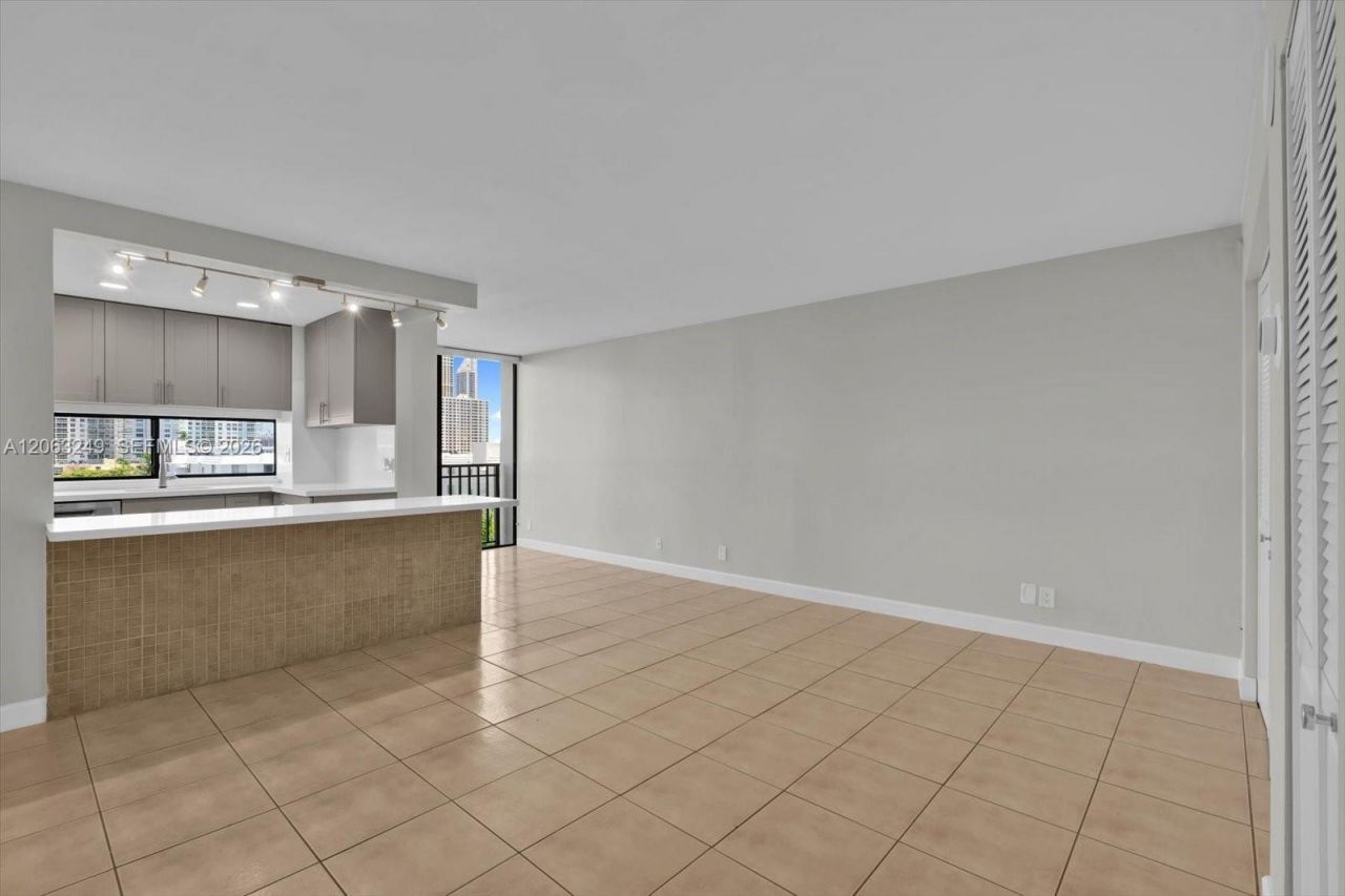 17021 N Bay Rd, Unit 705, Sunny Isles Beach, FL 33160 Photo