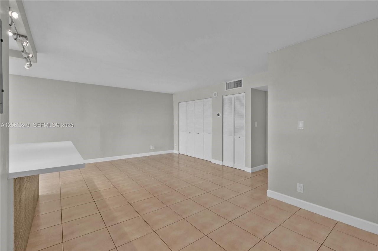 17021 N Bay Rd, Unit 705, Sunny Isles Beach, FL 33160 Photo