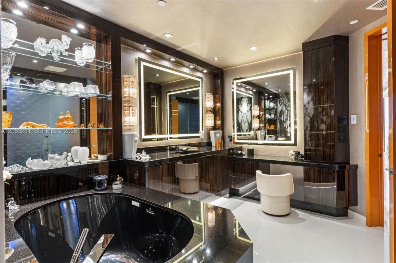 16047 Collins Ave, Unit 603, Sunny Isles Beach, FL 33160 Photo
