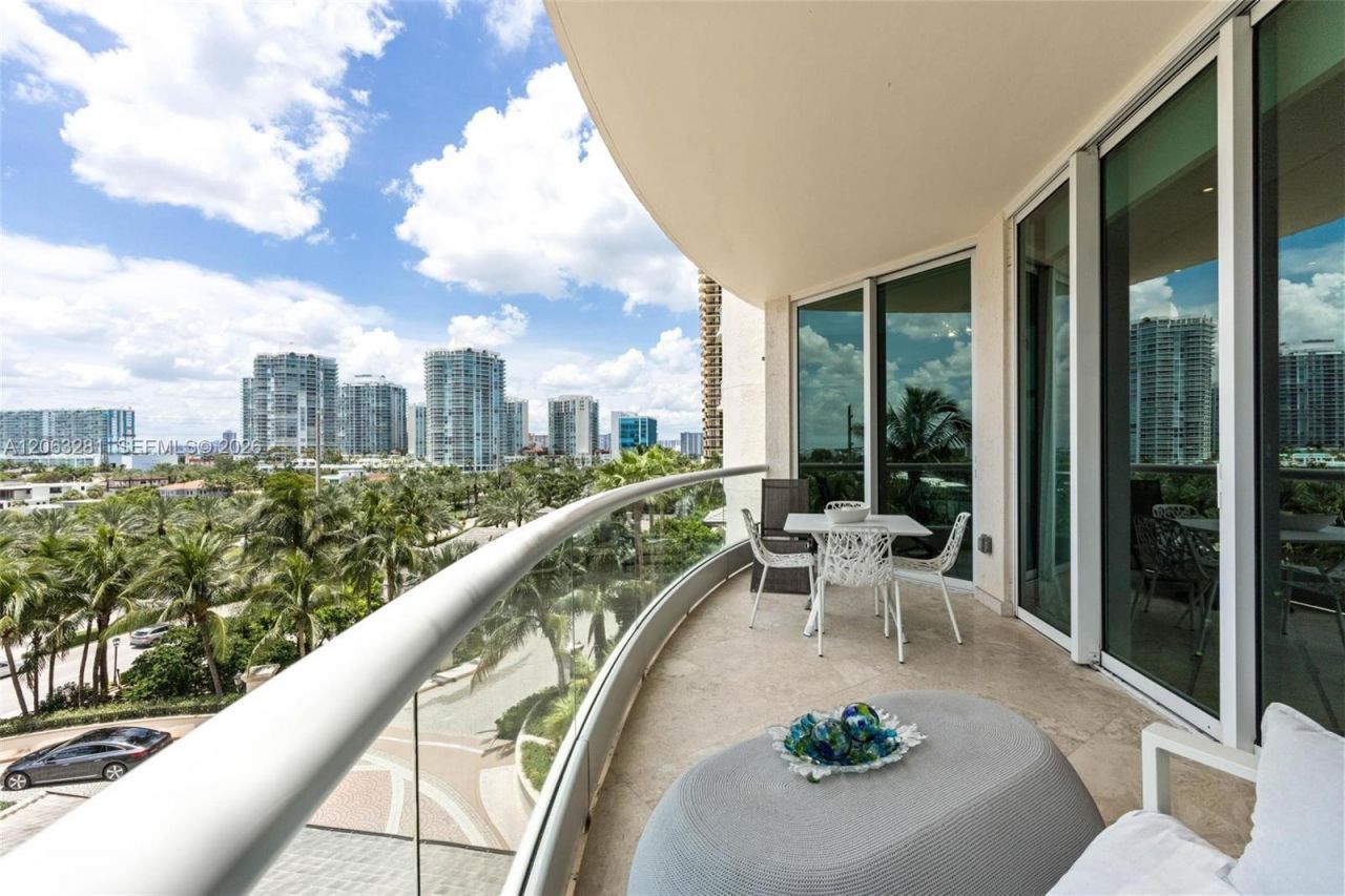 16047 Collins Ave, Unit 603, Sunny Isles Beach, FL 33160 Photo