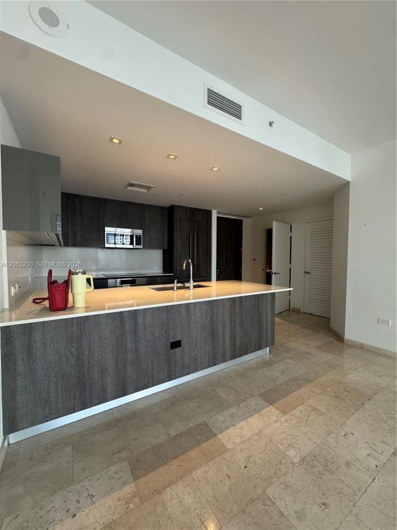 88 SW 7th St , Unit 2403, Miami, FL 33130 Photo