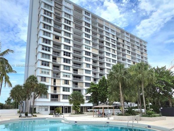 1865 79th St Cswy, Unit 11A, North Bay Village, FL 33141
