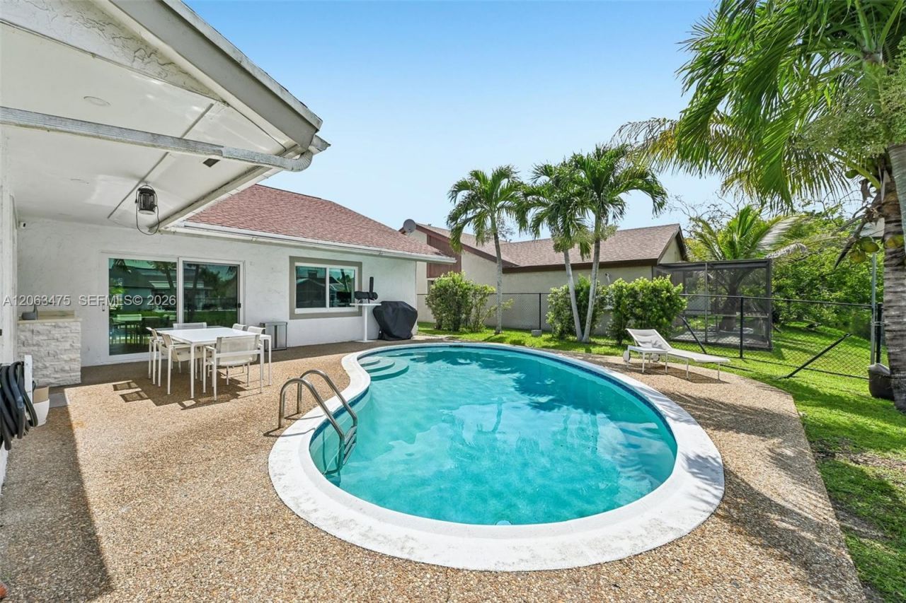 16791 Royal Poinciana Dr, Weston, FL 33326 Photo
