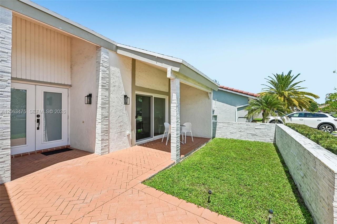 16791 Royal Poinciana Dr, Weston, FL 33326 Photo