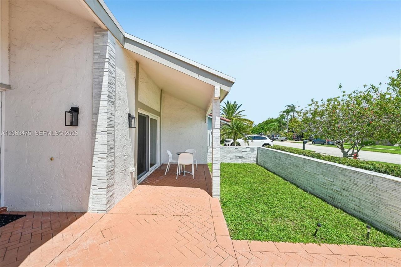16791 Royal Poinciana Dr, Weston, FL 33326 Photo