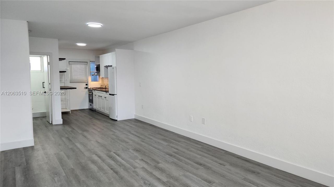 300 74th St, Unit 14, Miami Beach, FL 33141 Photo