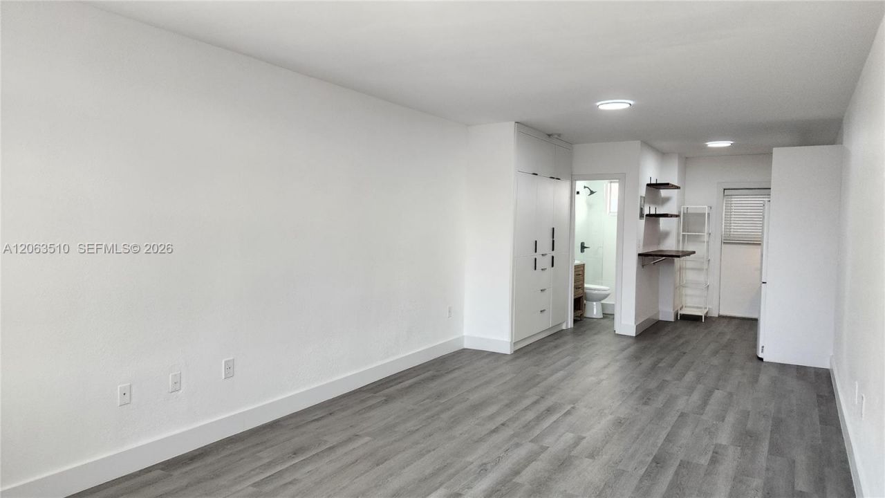 300 74th St, Unit 14, Miami Beach, FL 33141 Photo