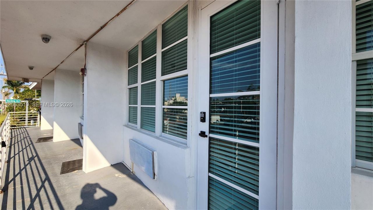 300 74th St, Unit 14, Miami Beach, FL 33141 Photo