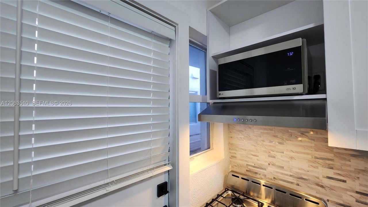 300 74th St, Unit 14, Miami Beach, FL 33141 Photo