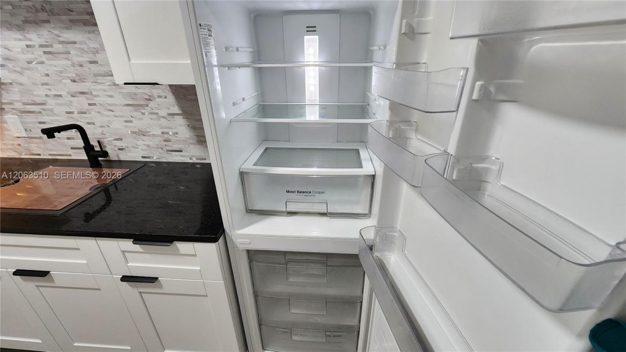 300 74th St, Unit 14, Miami Beach, FL 33141 Photo