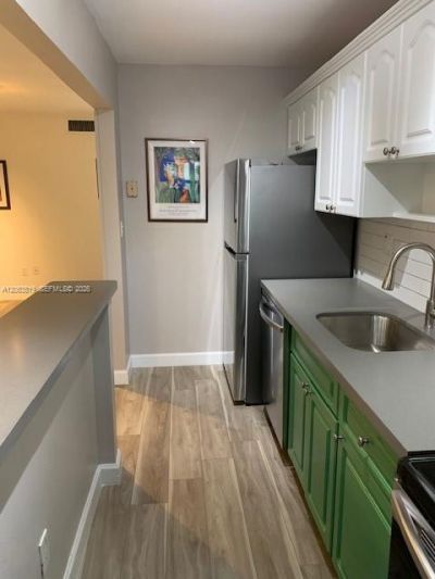 5839 SW 74th Ter, Unit 201, South Miami, FL 33143 Photo