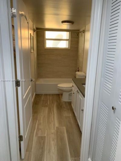 5839 SW 74th Ter, Unit 201, South Miami, FL 33143 Photo