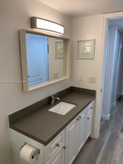 5839 SW 74th Ter, Unit 201, South Miami, FL 33143 Photo