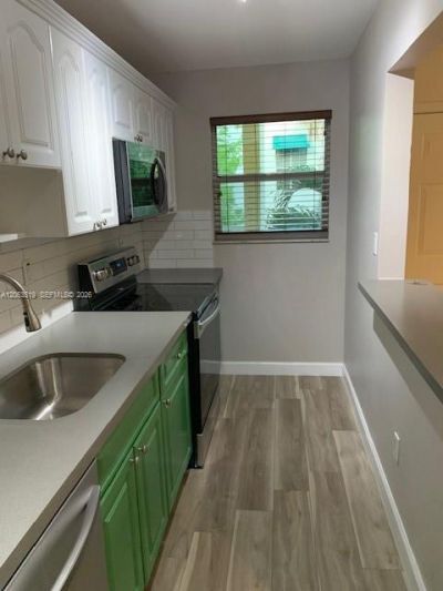 5839 SW 74th Ter, Unit 201, South Miami, FL 33143 Photo
