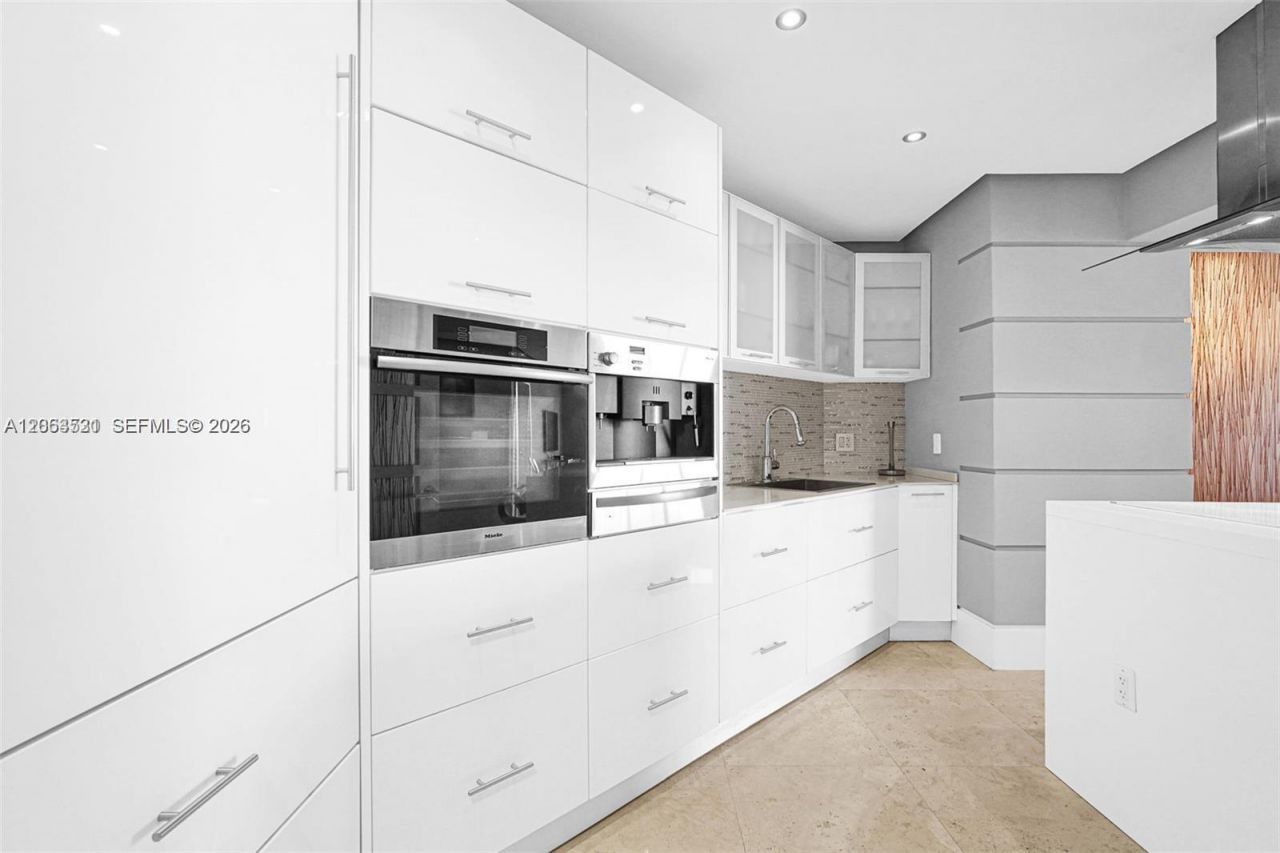 16699 Collins Ave, Unit 1103 / 2 P, Sunny Isles Beach, FL 33160 Photo