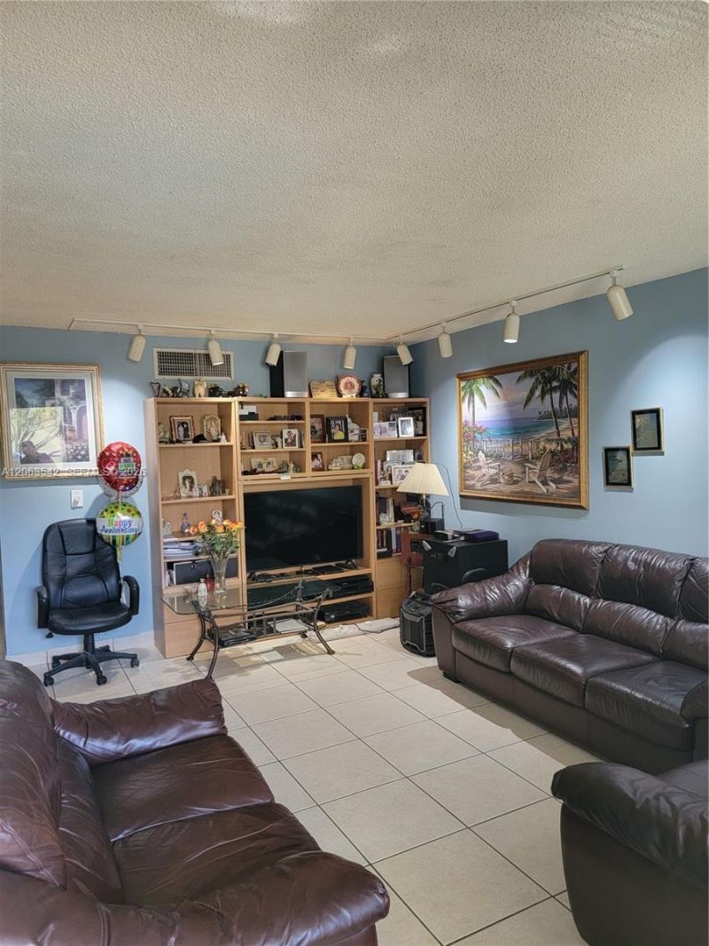 1425 Arthur St , Unit 216B, Hollywood, FL 33020 Photo