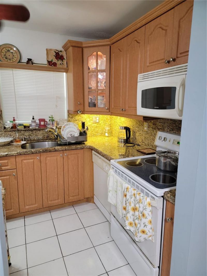 1425 Arthur St , Unit 216B, Hollywood, FL 33020 Photo