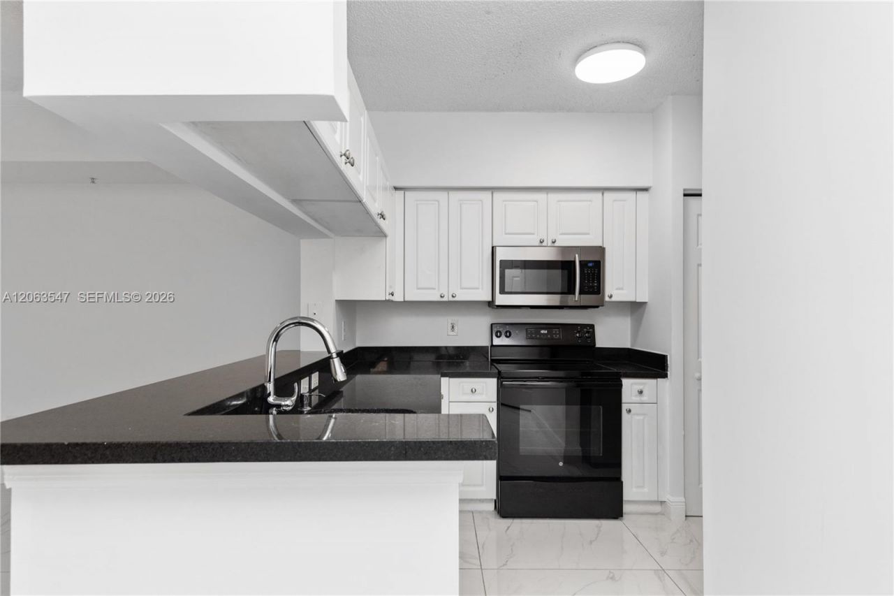 17100 N Bay Rd , Unit 1210, Sunny Isles Beach, FL 33160 Photo