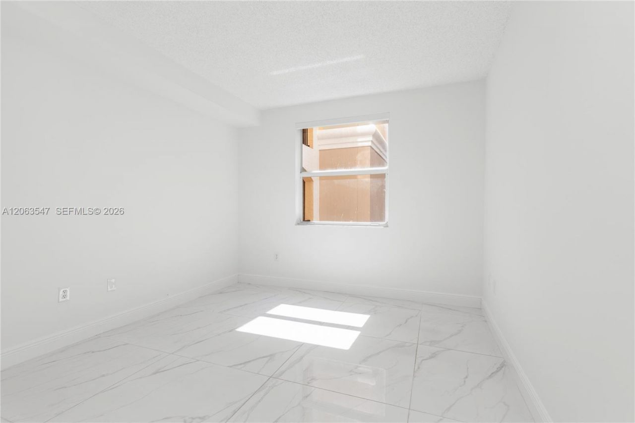 17100 N Bay Rd , Unit 1210, Sunny Isles Beach, FL 33160 Photo