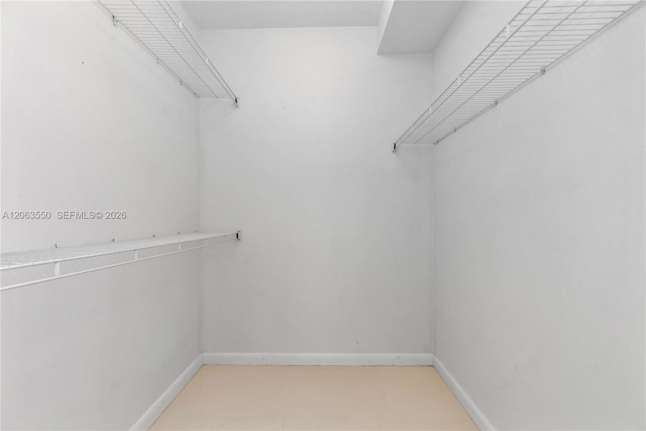 17100 N Bay Rd , Unit 1712, Sunny Isles Beach, FL 33160 Photo