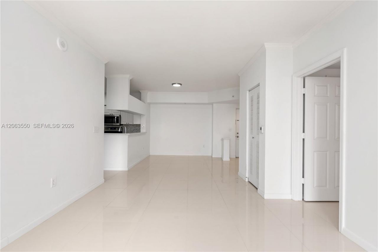 17100 N Bay Rd , Unit 1712, Sunny Isles Beach, FL 33160 Photo