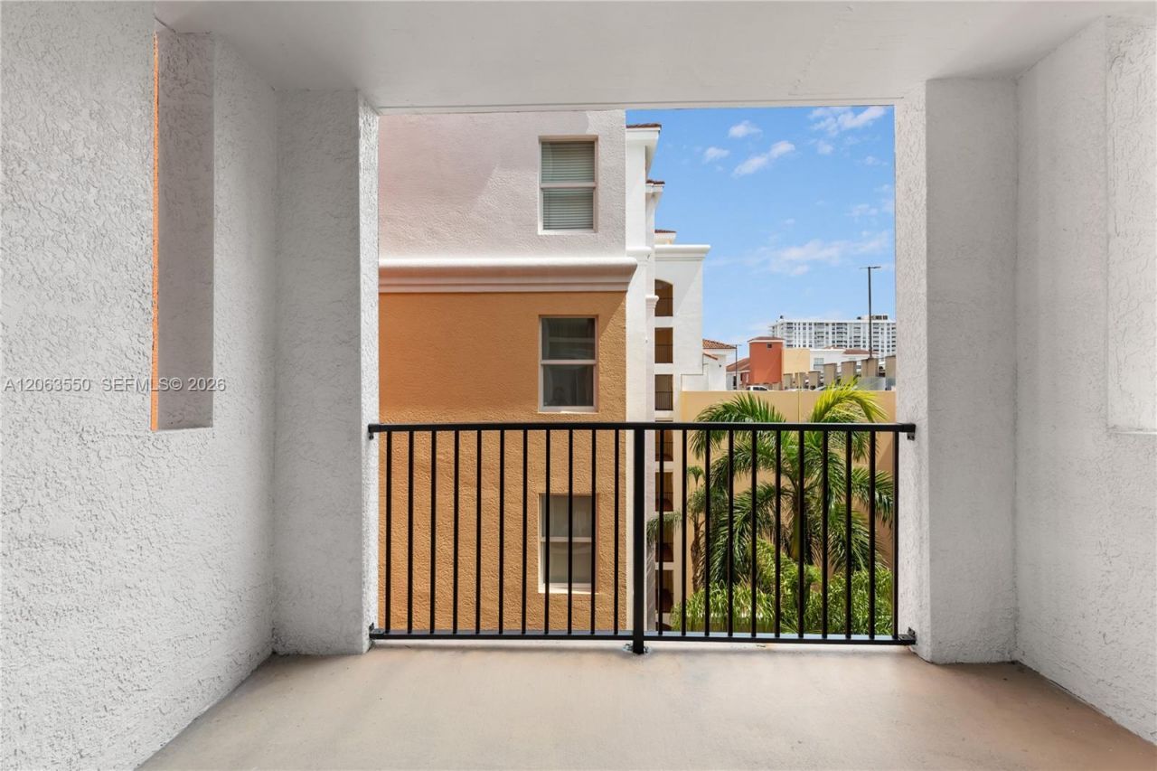 17100 N Bay Rd , Unit 1712, Sunny Isles Beach, FL 33160 Photo